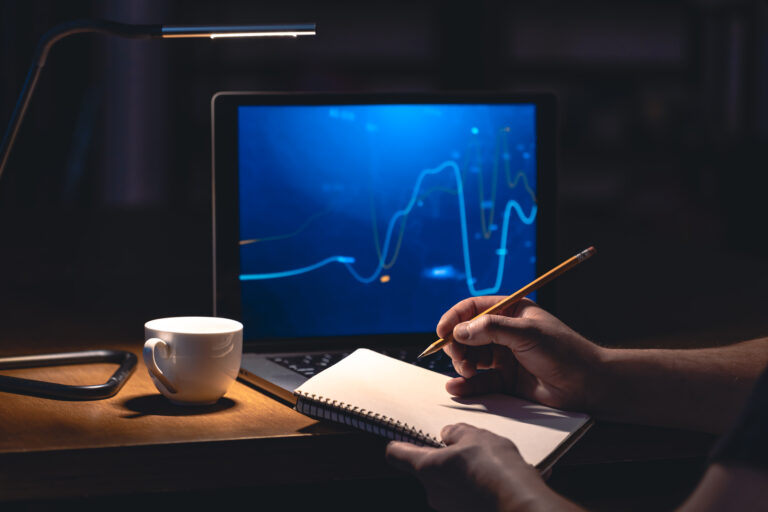 Invest Like a Pro: 7 Smart Strategies to Maximize Your Returns